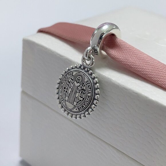 Pandora Sentia Mvniamvr Charm EIVS.IN.OBITV.NRO.PRAE. Pendant Saint Benedict - Picture 1 of 4